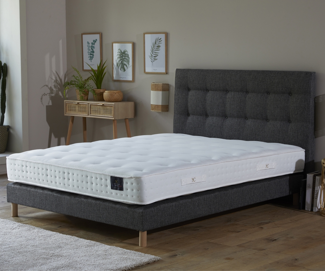 Ensemble matelas à ressorts recyclables et mousse, REFLET, sommier et tête de lit