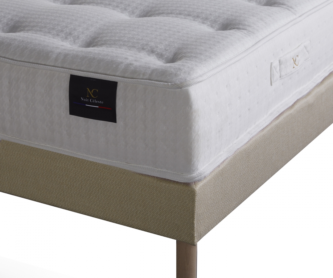 Ensemble matelas ressorts, sommier PEFC et tête de lit recyclée GRS
