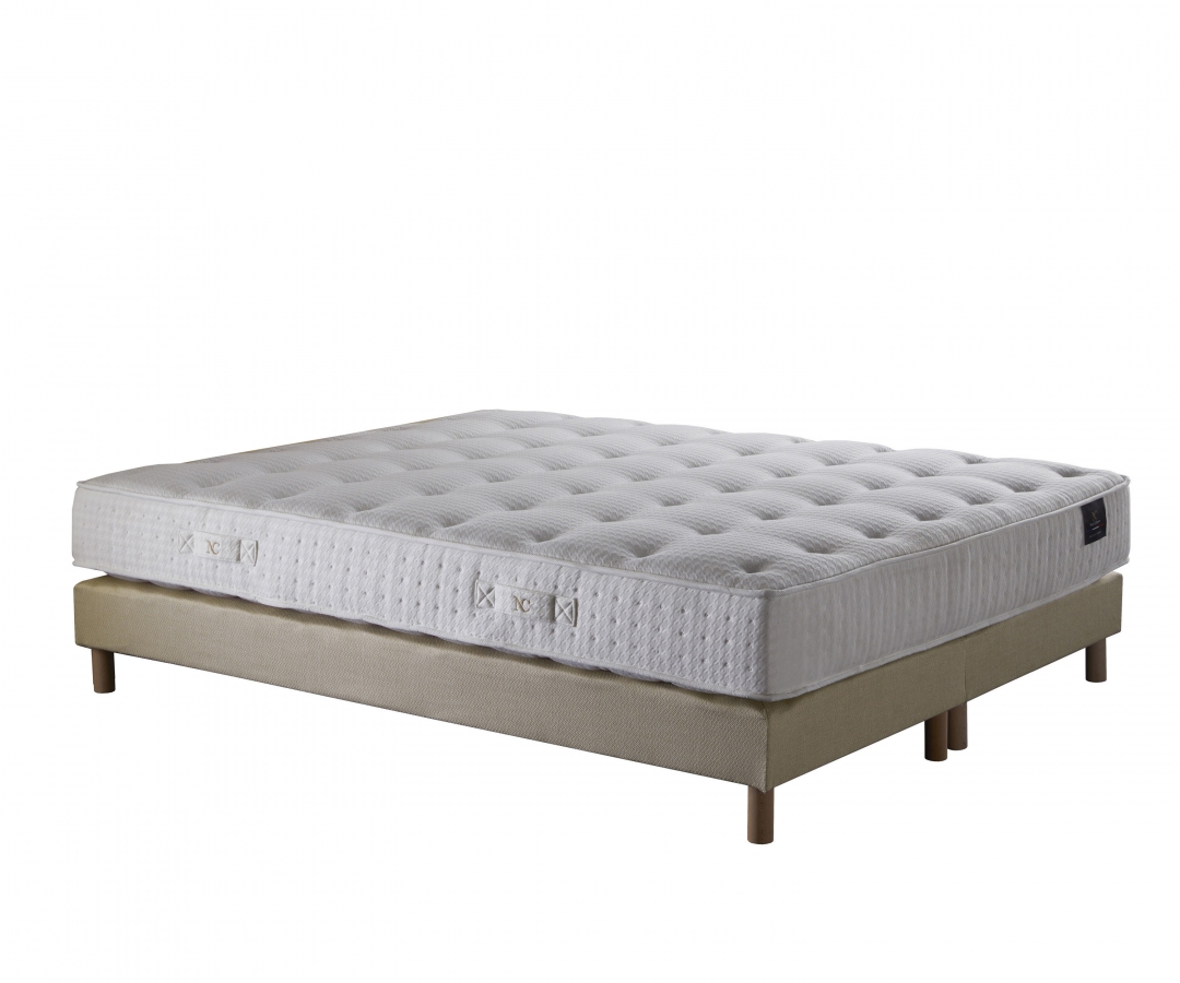 Ensemble matelas ressorts, sommier PEFC et tête de lit recyclée GRS Ensemble matelas ressorts, sommier PEFC et tête de lit recyclée GRS