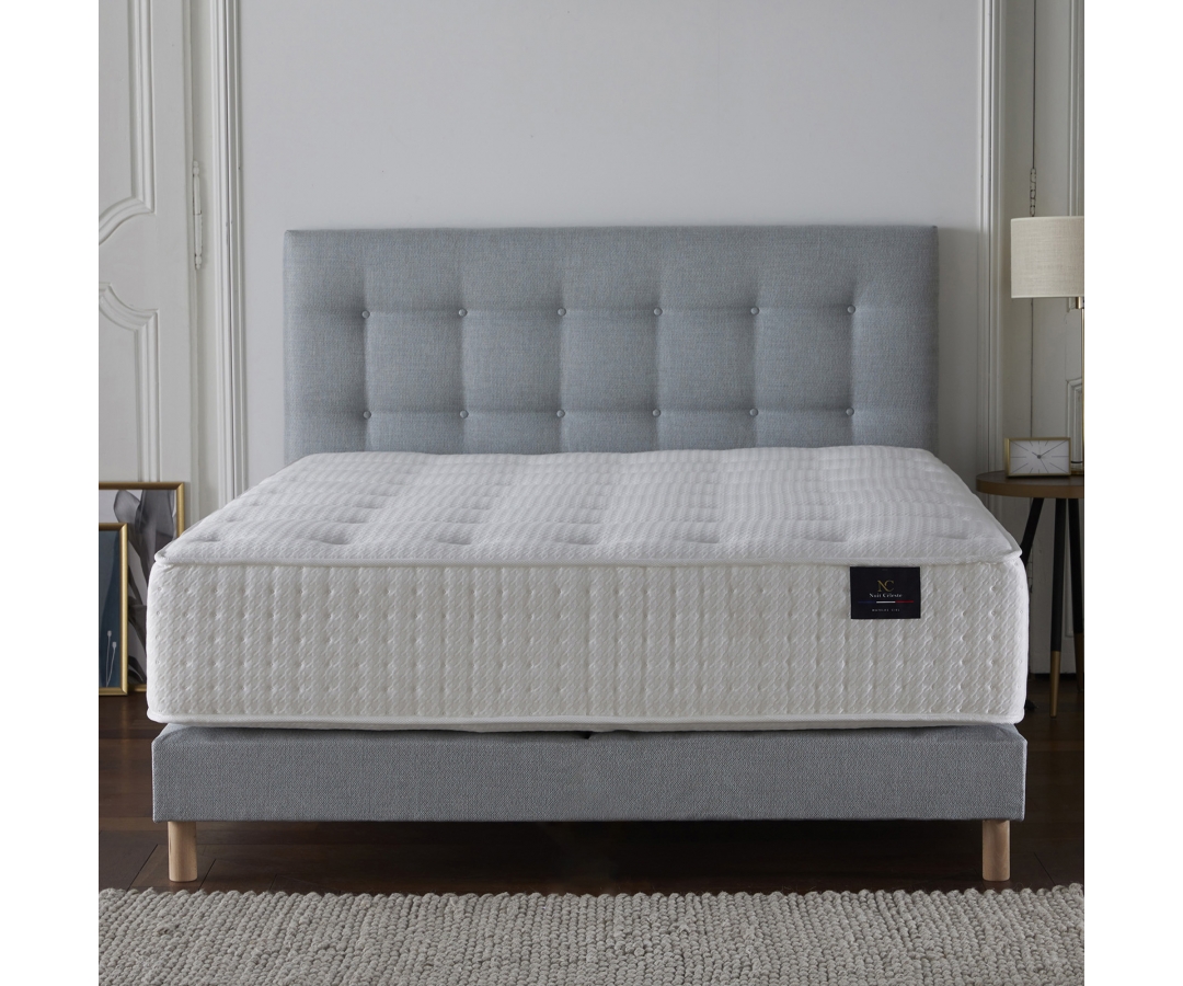 Tête de lit capitonnée – Coloris doux et tissu recyclé certifié GRS