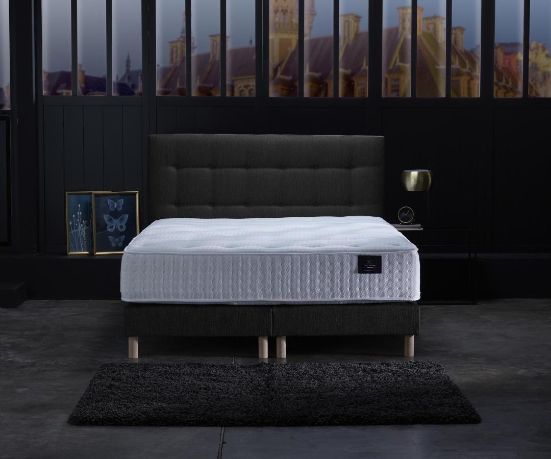 Ensemble matelas sommier à ressorts ensachés et mémoire de forme