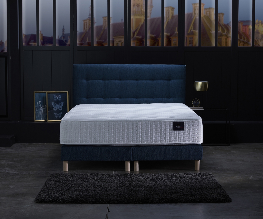 Ensemble matelas sommier à ressorts ensachés et mémoire de forme